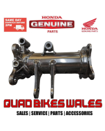 Genuine Honda HOUSING COMP., RR. AXLE 52210-hp5-600